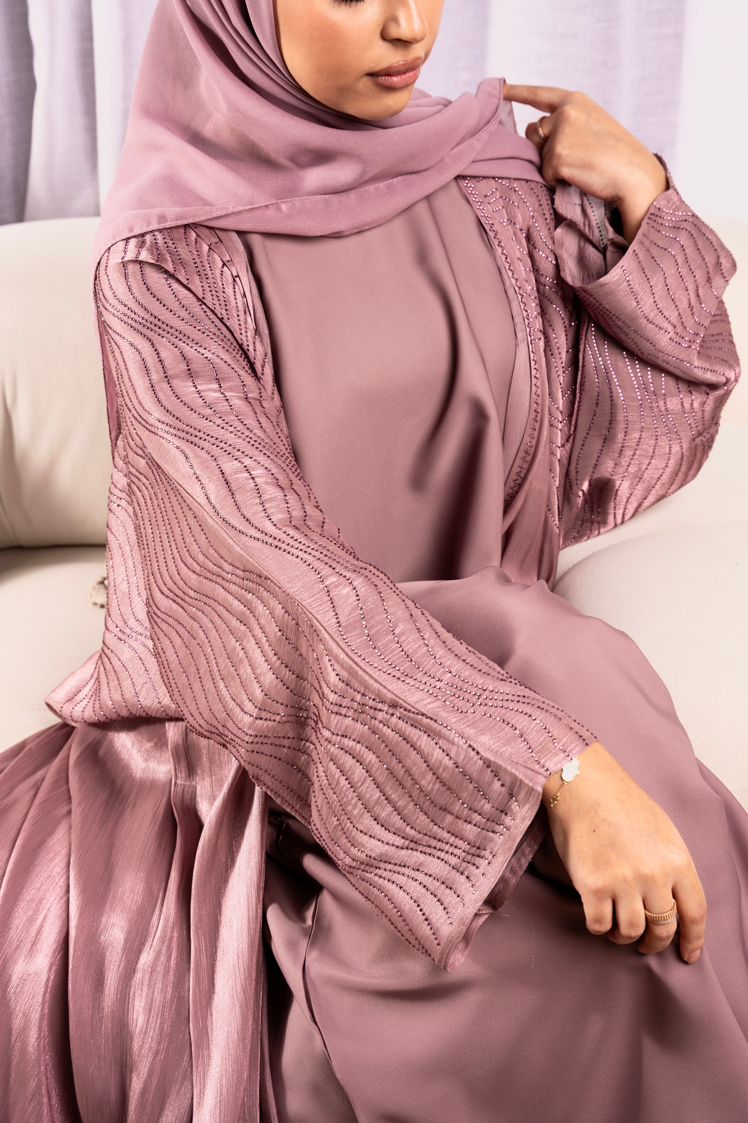 Zeina abaya