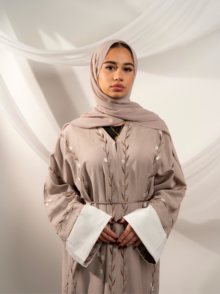 Hajra abaya