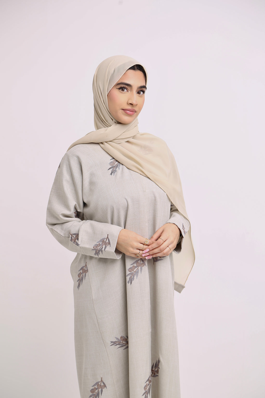 Leyla abaya