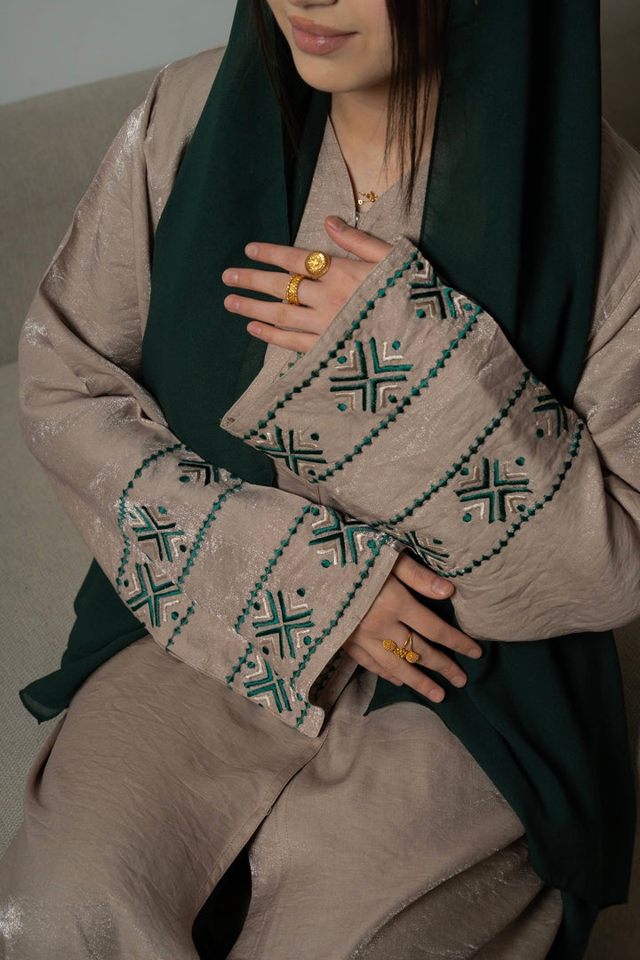 Kinza abaya